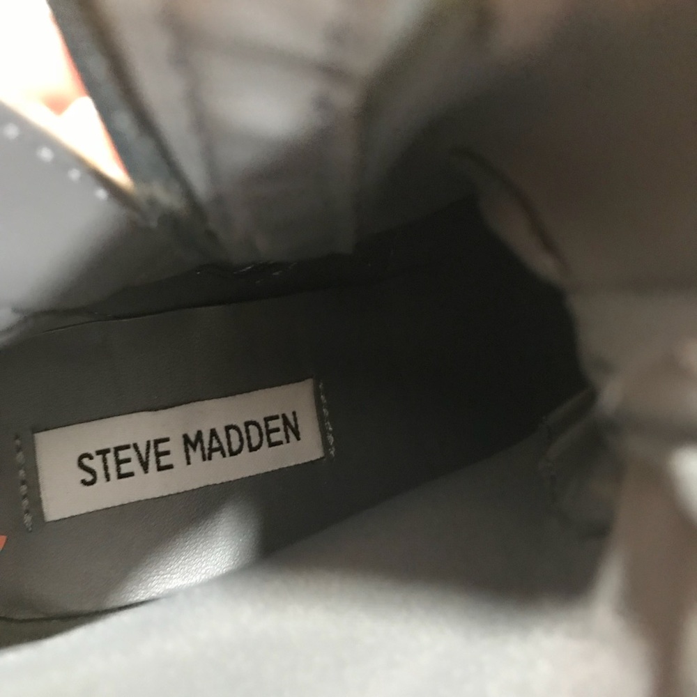 Steve Madden Emison Crushed Velvet Booties - Picture 5 of 7